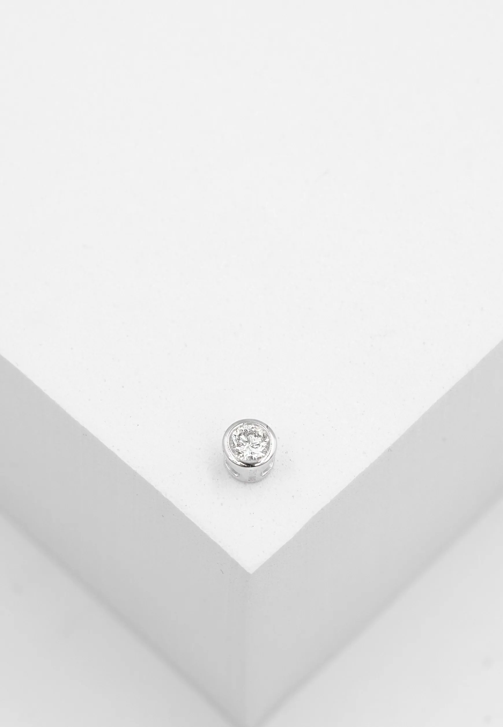 Solitär Anhänger Zargenfassung Weissgold 750 Diamant 0.15ct. 5x5mm