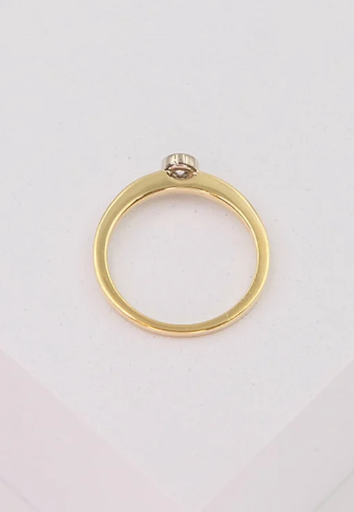 Solitär Ring Zargen-Fassung Gelbgold 750, Brillanten 0.15ct. Fassung Weissgold 750 (56)